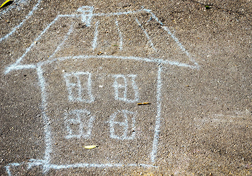 house drawn with chalk